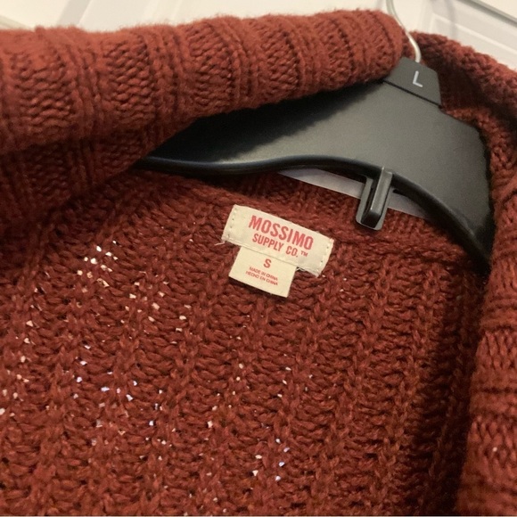 Brownish red cardigan​​​​​ - Picture 4 of 5